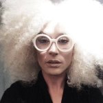 Conchita Wurst torna senza barba: irriconoscibile - Thumbnail