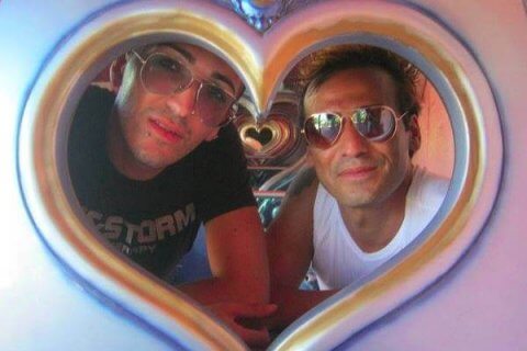Coppia gay vince concorso di San Valentino: Facebook cancella la foto - coppia gay san valentino 1 - Gay.it
