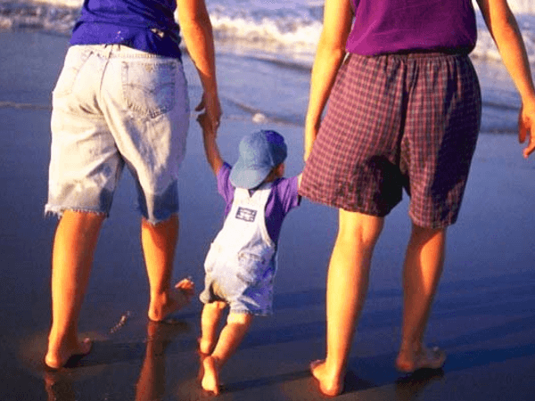 “Siamo una coppia di mamme”: la Coop riconosce lo sconto ad entrambe