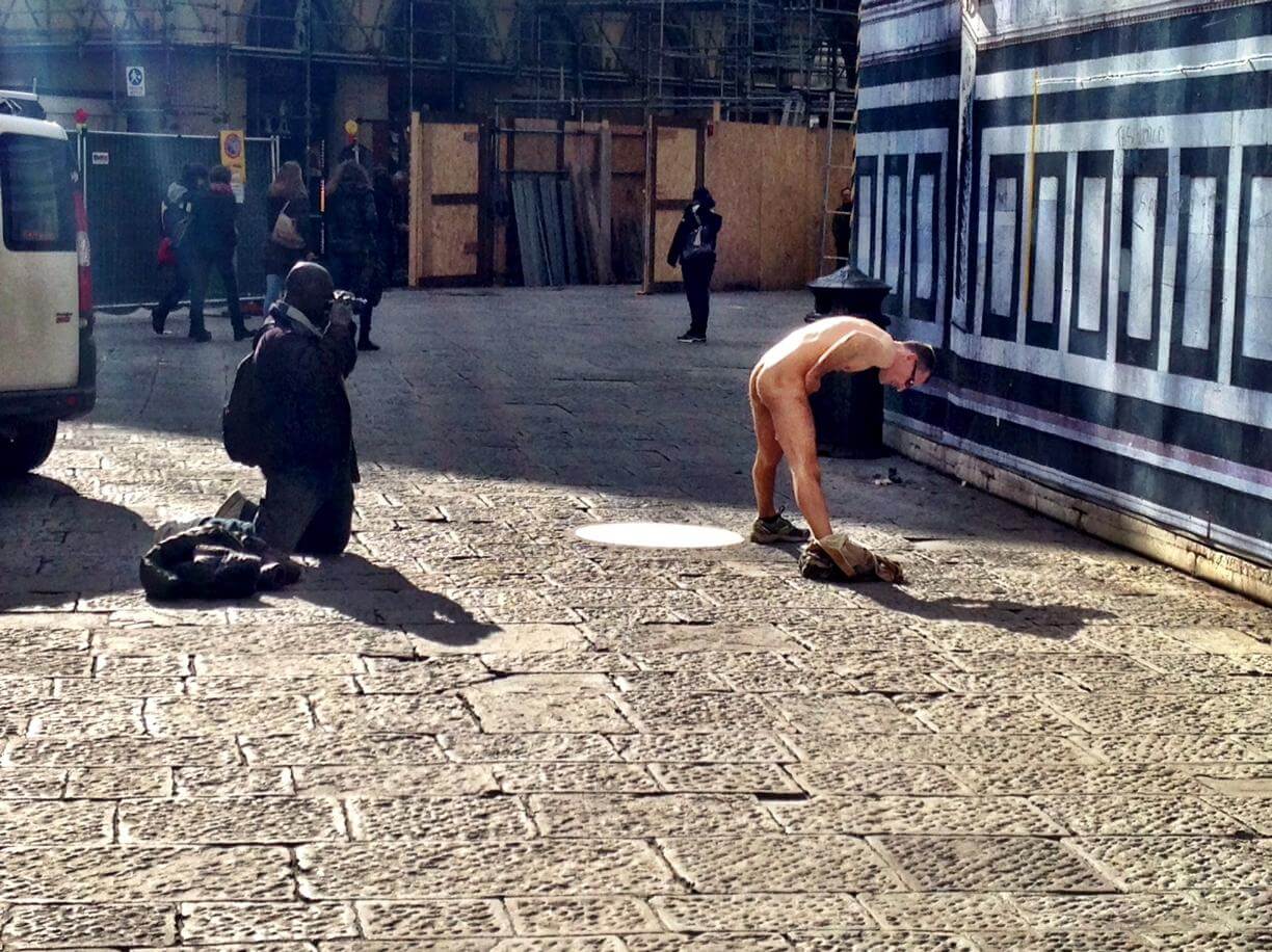Duomo di Firenze: uomo resta nudo, scattano le ricerche