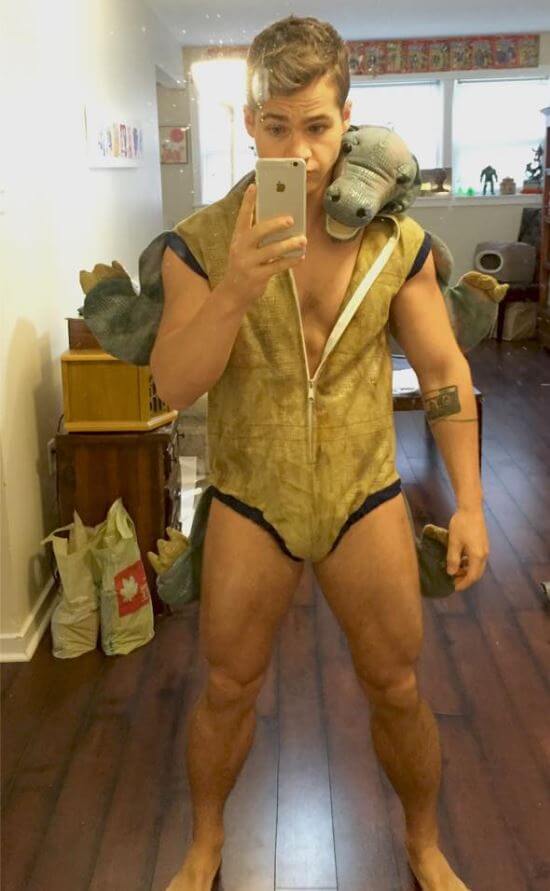Amate il cosplay? Allora non potete perdervi questo ragazzo