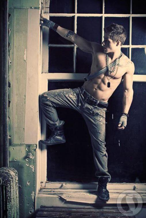 Amate il cosplay? Allora non potete perdervi questo ragazzo