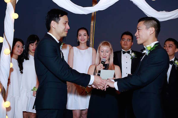 Matrimoni gay in Vietnam, le immagini dal primo celebrity wedding