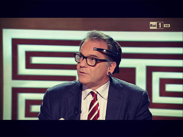 Cecchi Paone show: “Nasciamo tutti bisex, poi…”