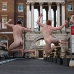 Rugby: il calendario pro-gay della squadra di un college londinese - Thumbnail