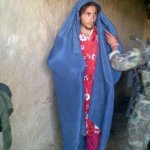 isis travestiti da donne per scappare - Thumbnail