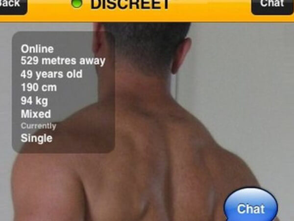 Adolescente gay trova il padre omofobo su Grindr