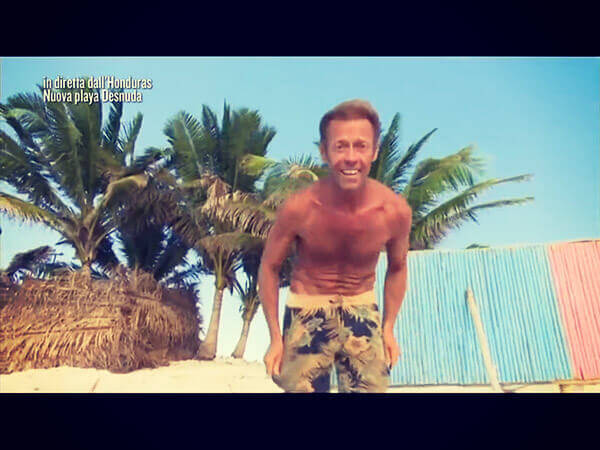 Isola dei Famosi: Rocco Siffredi si spoglia in diretta a Playa Desnuda