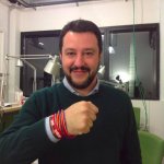 Salvini aderisce ad #Allacciamoli, ma è contro le famiglie rainbow - Thumbnail