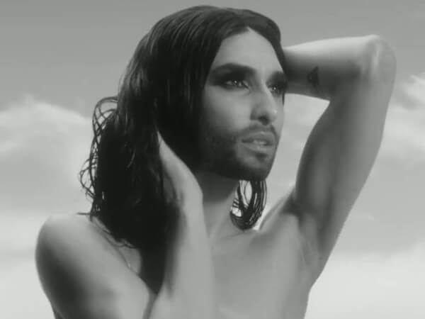 Il nuovo video di “You Are Unstoppable”: Conchita Wurst è nuda