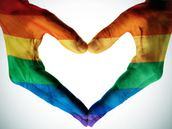 Per i ragazzi italiani, gay e lesbiche hanno diritto a sposarsi