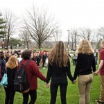 Scuola cattolica rifiuta insegnante gay: gli studenti protestano - Thumbnail
