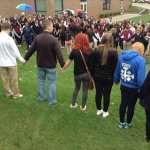 Scuola cattolica rifiuta insegnante gay: gli studenti protestano - Thumbnail