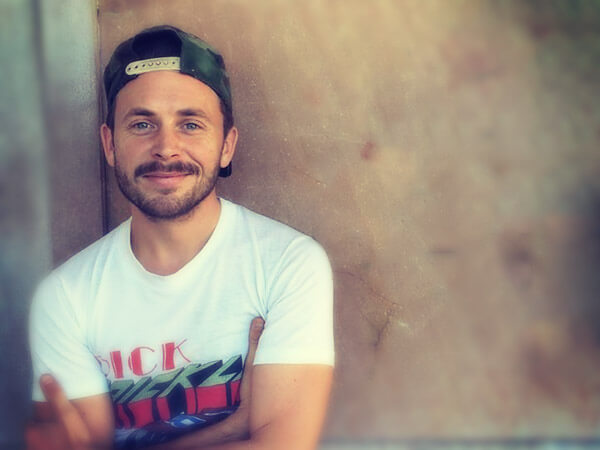 Bullizzava un ragazzo gay a scuola. 20 anni dopo gli chiede scusa così - ChadMichael Morrisette bullismo scuola BS - Gay.it