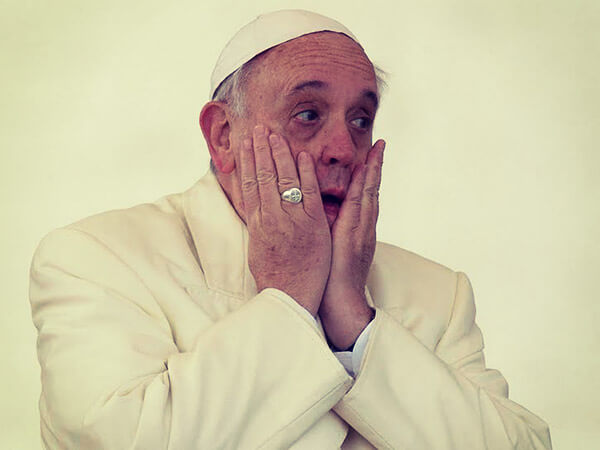 10 anni di Papa Francesco, aperture e chiusure, speranza e lacrime per la comunità LGBTQIA+ - Papa Francesco panic BS 1 - Gay.it