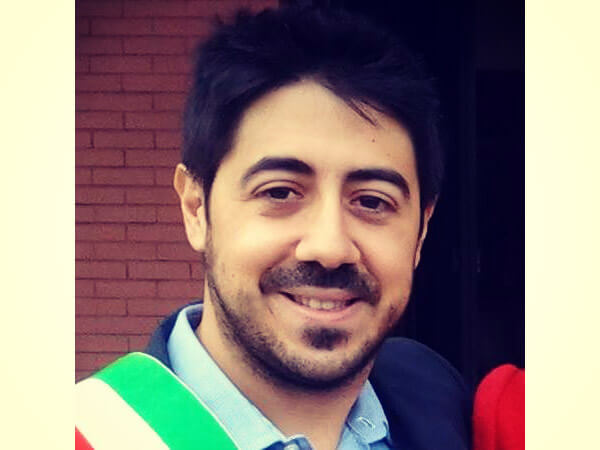 Coming out dell’assessore: “Chi fa politica dovrebbe dare l’esempio”