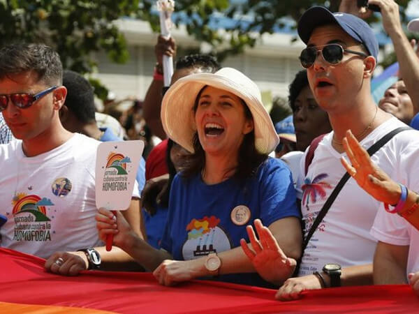 Cuba Pride: Mariela Castro apre il corteo e festeggia i matrimoni - cuba pride - Gay.it