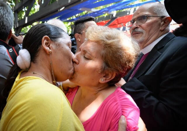Cuba Pride: Mariela Castro apre il corteo e festeggia i matrimoni
