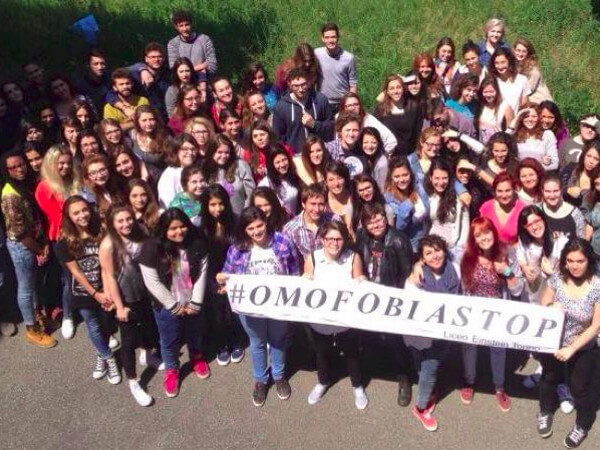 Il liceo di Torino che dice no all'omofobia - einstein omofobia stop - Gay.it