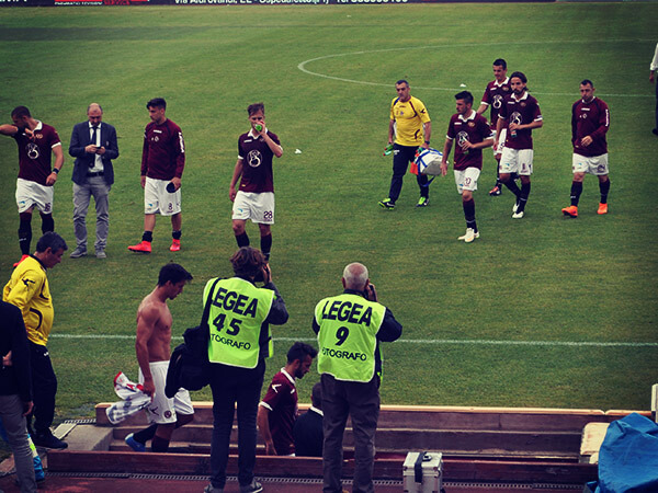#IDAHOT: i calciatori del Livorno scendono in campo contro l'omofobia - idahot calciatori Livorno contro lomofobia BS - Gay.it
