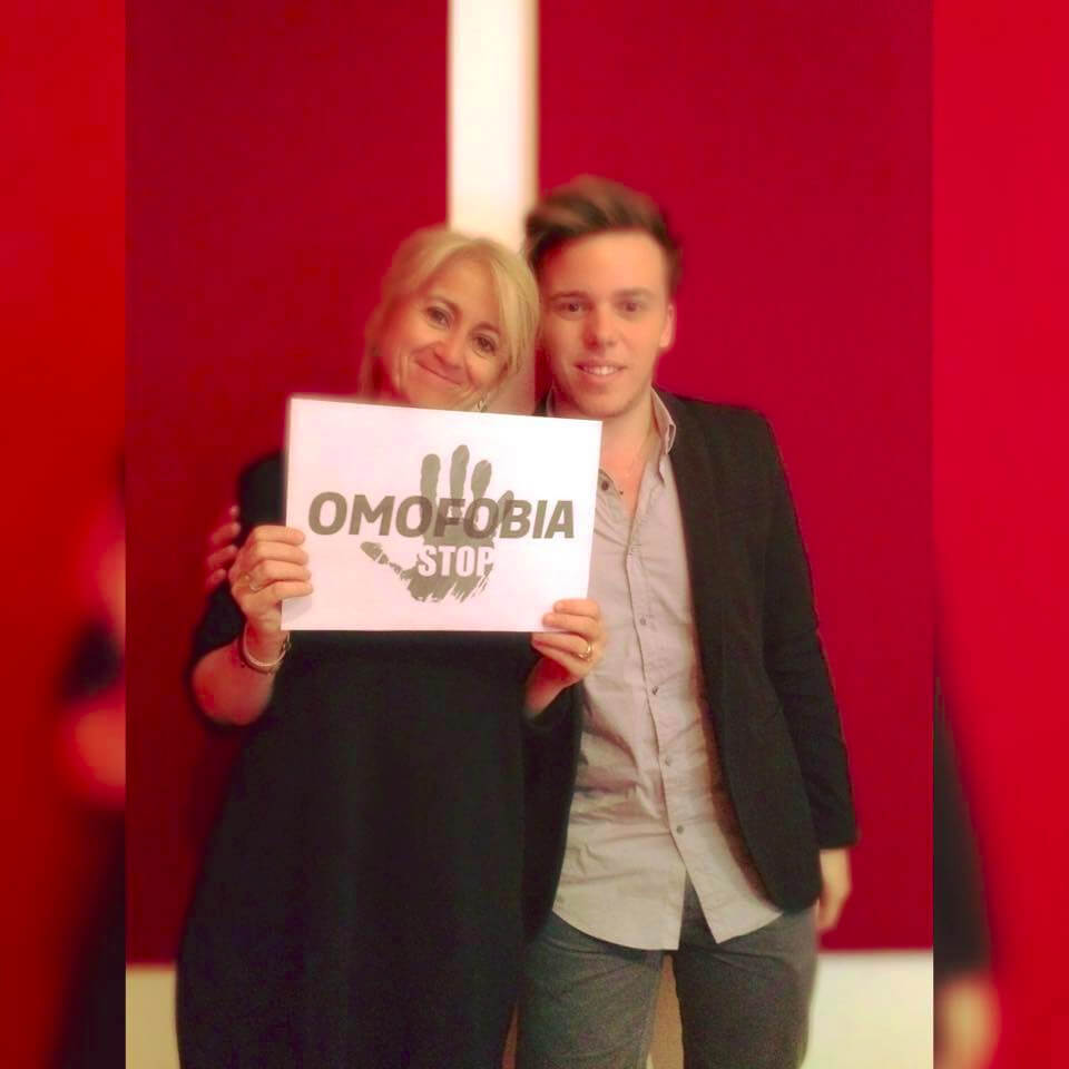 Lucianina incontra Stefano, aggredito a Torino, e lancia #omofobiastop