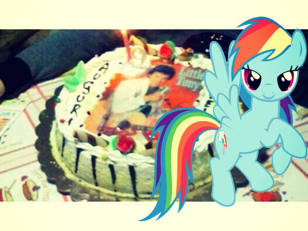 Bambina voleva la torta con Little Pony e invece si ritrova... - little tony pony torta - Gay.it