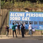 Scritte omofobe sui manifesti: Omphalos risponde così - Thumbnail