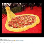 L'abito pizza di Rihanna al Met Gala: e la rete impazzisce - Thumbnail