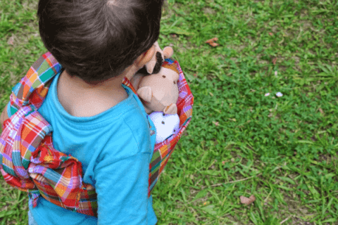"Un bambino ha diritto ad un papà e una mamma!" Beh, dai, è vero... - bambini stereotipi1 1 - Gay.it