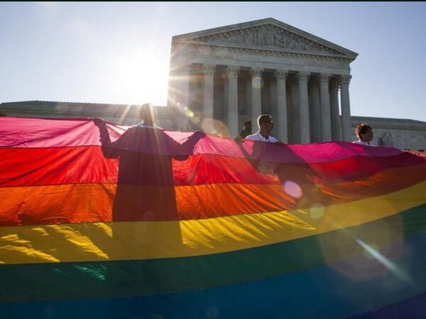 La Corte Suprema: sì al matrimonio egualitario in tutti gli Usa - corte suprema si 1 - Gay.it