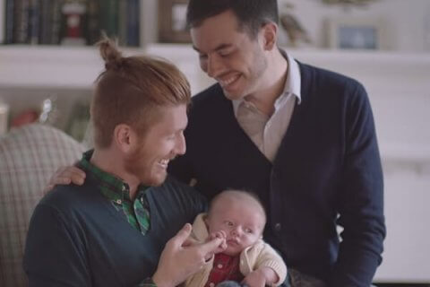 #HowWeFamily: il commovente spot Tylenol pro famiglie arcobaleno - famiglia arcobaleno - Gay.it