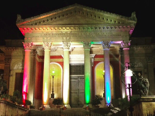 Il Teatro Massimo in versione rainbow per il Palermo Pride - massimo rainbow bs - Gay.it