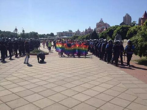 Kiev, il Pride sfila nonostante le aggressioni dei neonazisti - FOTO