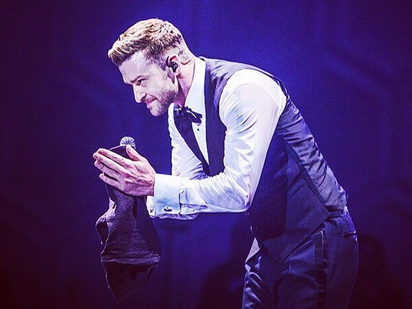 Justin Timberlake canta al matrimonio di una coppia lesbica