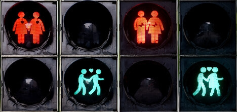 Amburgo: arrivano i "semafori rainbow", simbolo di tolleranza