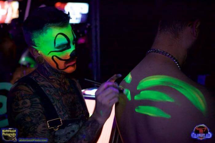 Glow Me: il fluo underwear party, la gallery