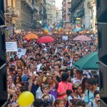 L'Onda Pride passa da Napoli e lascia una gioiosa scia rainbow - FOTO - Thumbnail