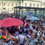 L'Onda Pride passa da Napoli e lascia una gioiosa scia rainbow - FOTO - Thumbnail