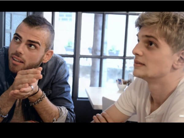 “Cosa prende la ragazza?”: cambiate sguardo, video contro l’omofobia