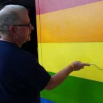 Scritte omofobe sulla chiesa: la splendida reazione della comunità - Thumbnail