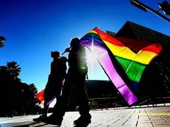 A piedi da Torino a Roma per le unioni lgbt: è il Cammino dei Diritti - manifcamdir 1 - Gay.it