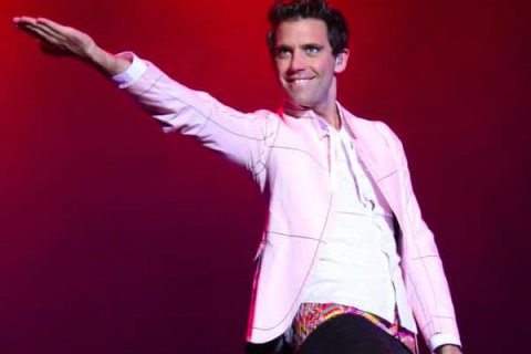 #RompiamoIlSilenzio: la risposta di Mika all'omofobia fiorentina - mika tour 1 - Gay.it