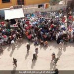 L'ISIS condanna a morte un gay: le immagini shock - Thumbnail