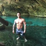 Il poliziotto più forte di New York spopola su Instagram - Thumbnail