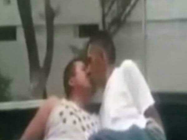 Sei ubriaco? Libero se baci un altro uomo
