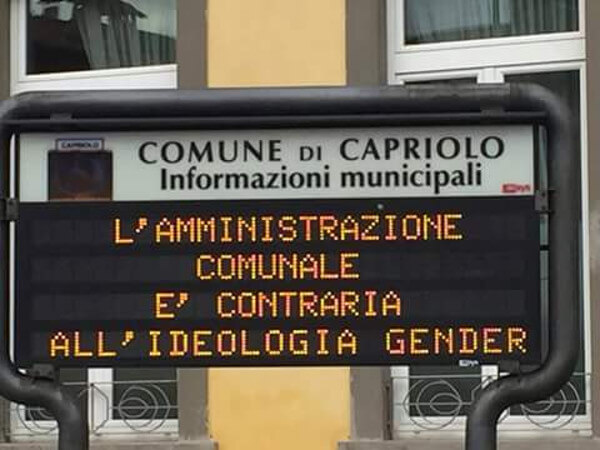 Un altro comune del bresciano si dice "contro l'ideolgia gender" - comune capriolo gender - Gay.it
