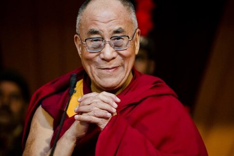Il Dalai Lama: "Un successore donna?! Solo se sarà attraente" - dalailamadonne - Gay.it