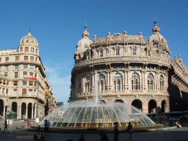 Genova: gay denuncia una rapina ma viene arrestato per droga