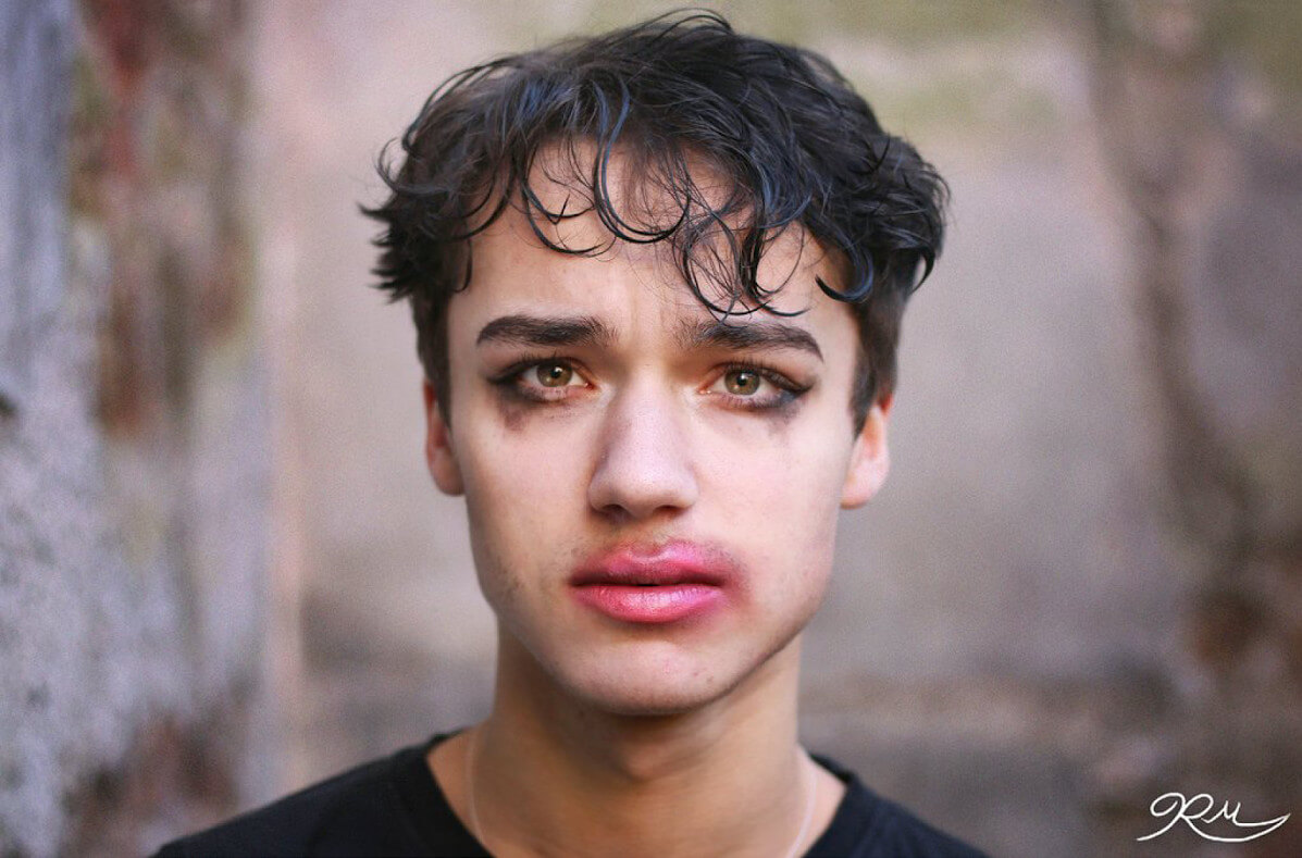 Fratelli d'Italia: contro il "gender" usa la foto per la trans suicida