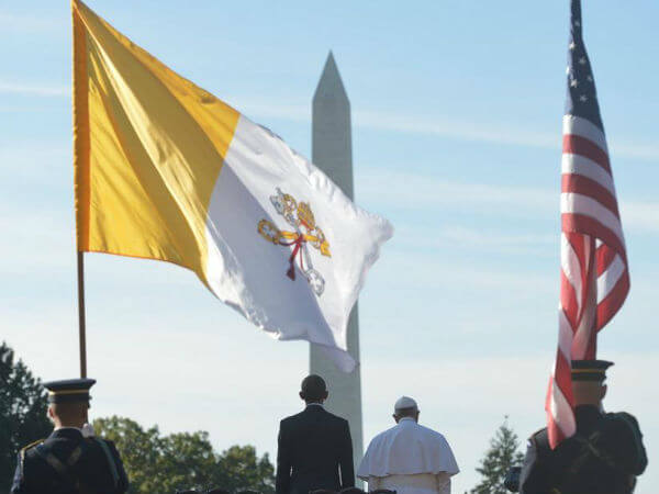La visita di Papa Francesco a Washington anche sui temi LGBT - papa francesco casa bianca base 1 - Gay.it